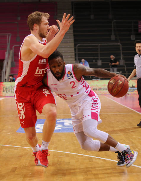 现尤为引人 现尤为引人