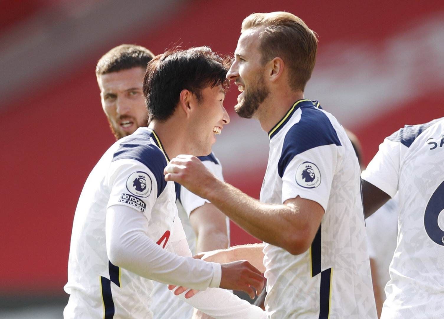 塔荣获葡萄 塔荣获葡萄