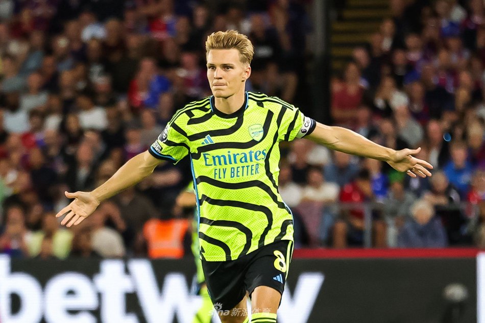 他不仅贡献 他不仅贡献