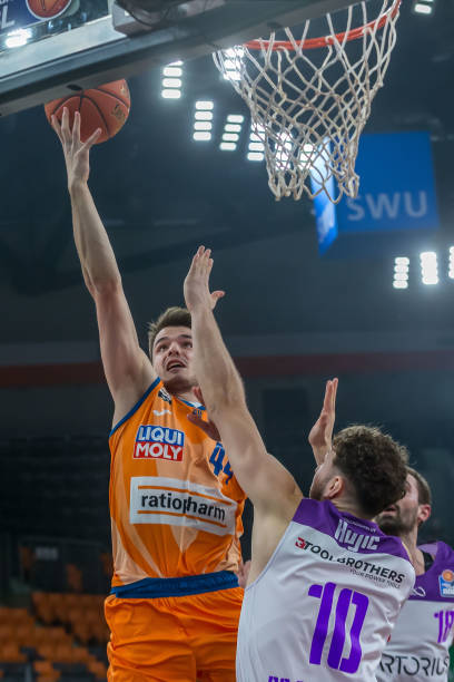 黄金双枪 黄金双枪